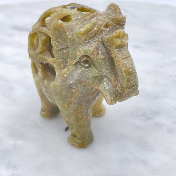 Hand Carved Soapstone Elephant Mother with Baby Inside Vintage - Picture 3 of 10